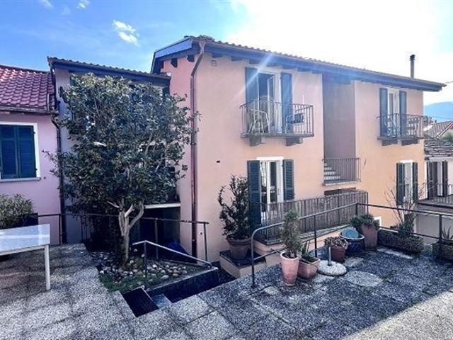 2 Zimmer Dachwohnung MAMMOLO an sehr ruhiger, zentraler Lage mit Wohnambiente / appartamento di 2 locali sotto tetto