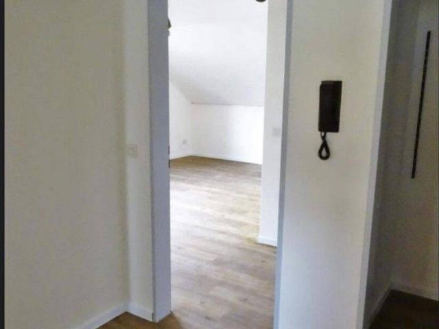 2 Zimmer DG Wohnung in Elsen mit Balkon zu verkaufen