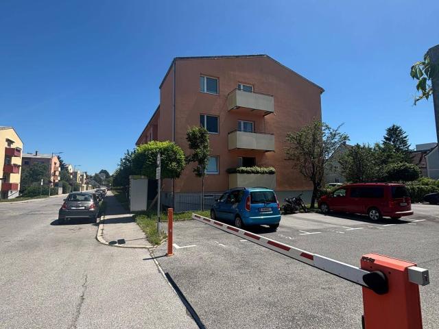2 Zimmer Eigentumswohnung mit Balkon und Garage