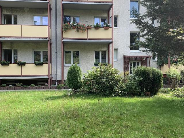 2 Zimmer Erdgeschoss Wohnung in ruhig gelegener Seitenstraße in Leuben zu verkaufen!