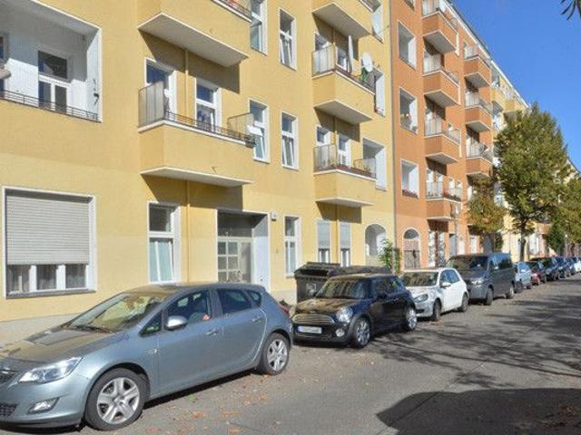 2 zimmer etagenwohnung mit balkon zur miete in berlin neukölln