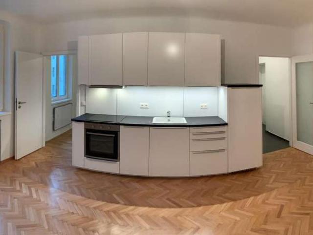 2 Zimmer Friedrichshain neu renoviert / Newly renovated 2 Room apartment