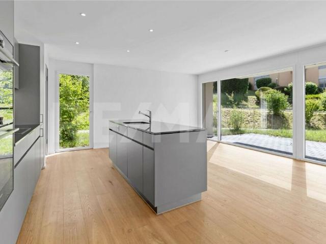 2 ½ Zimmer Gartenwohnung, hell, modern und mit grossem Sitzplatz