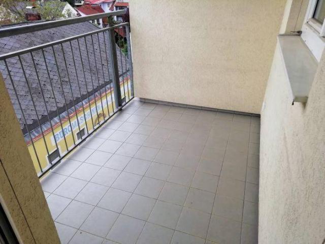 Erstbezug: Sanierter 4 ZIMMER Altbau + extra Küche neu möbliert + sanierte Sanitäranlagen Bad + WC