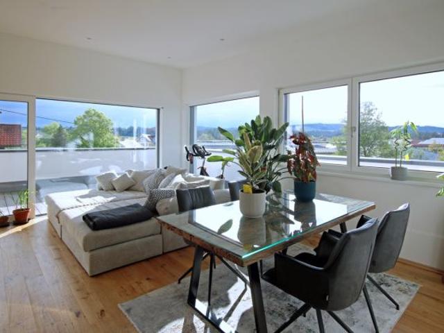 2 Zimmer Penthouse zu vermieten barrierefrei mit Aufzug!