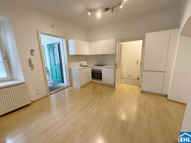 2 Zimmerwohnung mit großem Balkon!