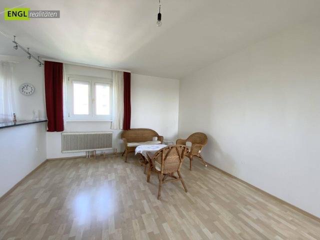 2 Zimmerwohnung mit Loggia und KFZ Abstellplatz in zentraler Lage unmittelbar beim Leistungszentrum Südstadt