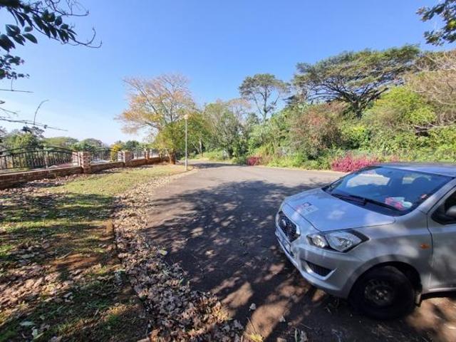 2 044 m² Land available in Blackridge
