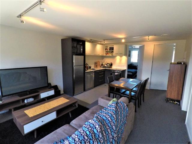 2.06/181 Tasman Street
