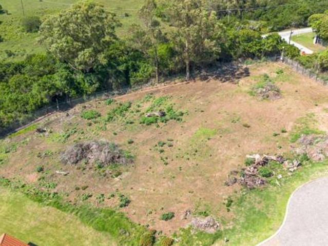 2 095 m² Land available in Theescombe
