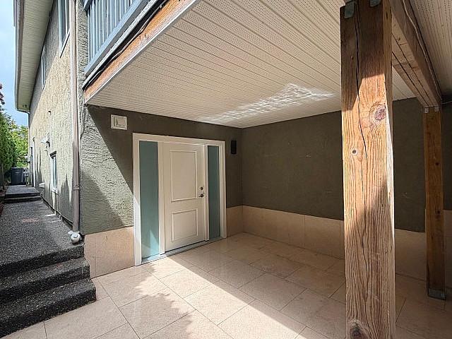 $2,000 / 970ft2 –2bed Suite With Private Entrance For Rent