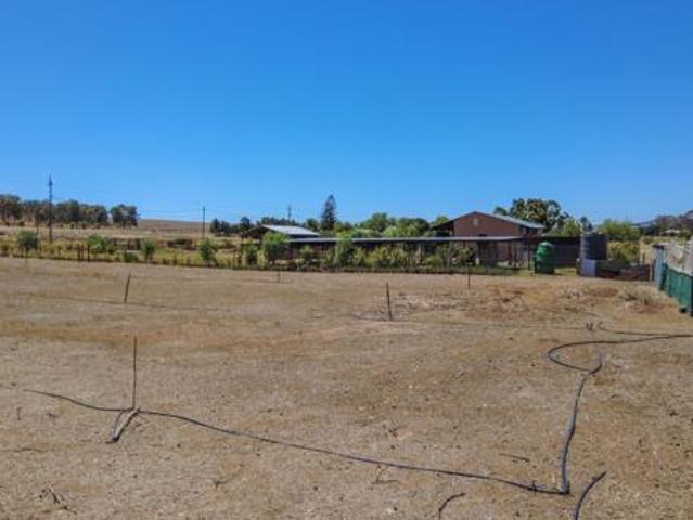2 000 m² Land available in Moorreesburg