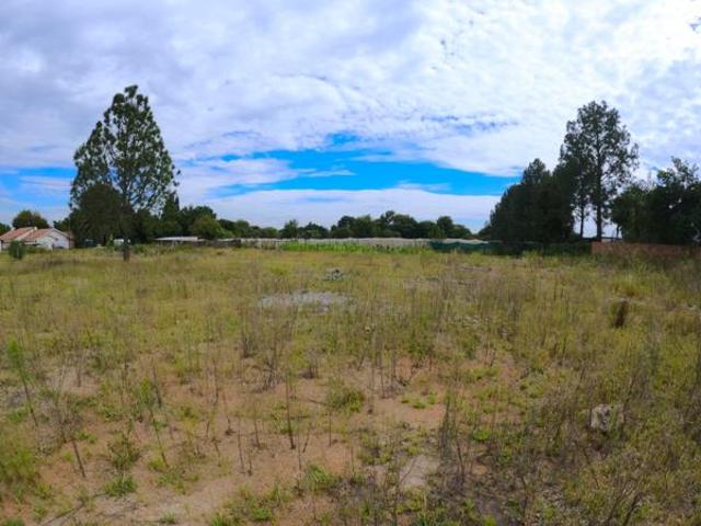 2 000 m² Land available in Glen Austin AH