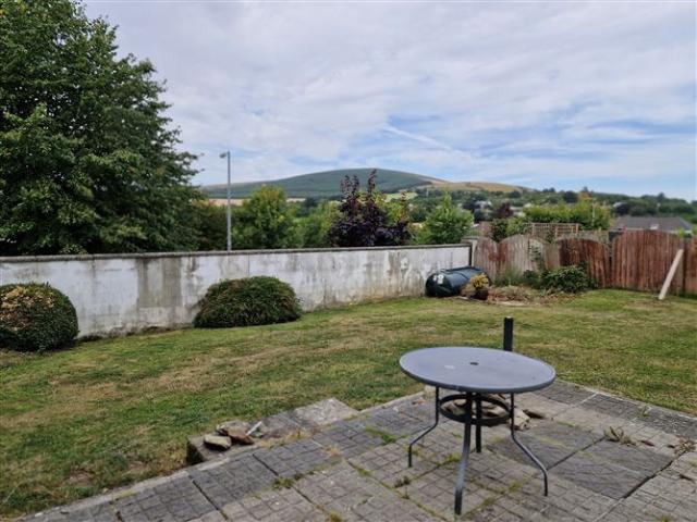 2,000 / month | 8 Beechwood Park, Tinahely, Wicklow Kiersey Walker & Associates 5017 MyHome. Ie Lettings