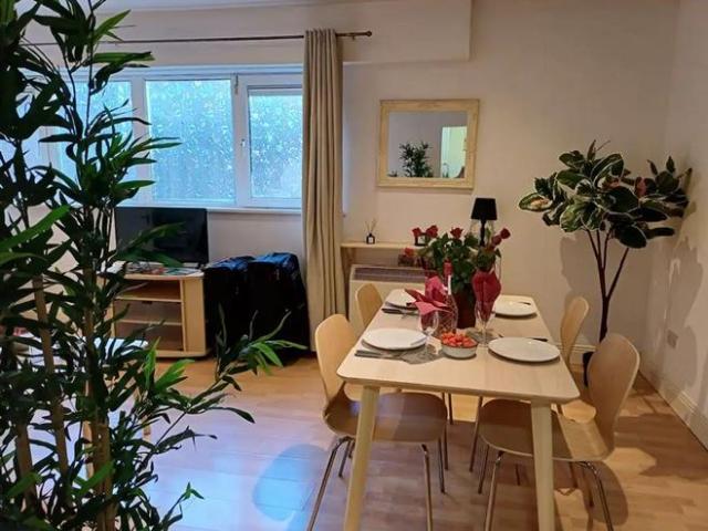2,000 / month | St Augustine Court, Christchurch, Dublin 8, D08 Y132 MyHome. Ie Users 5009 MyHome. Ie Lettings