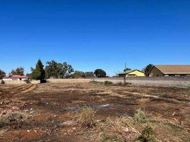 2 031 m² Land available in Henley on Klip