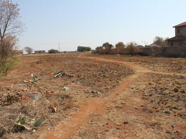 2 032 m² Land available in Henley on Klip