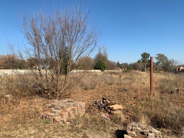 2 032 m² Land available in Henley on Klip
