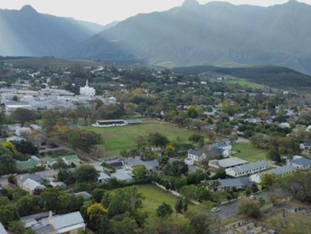2 140 m² Land available in Swellendam