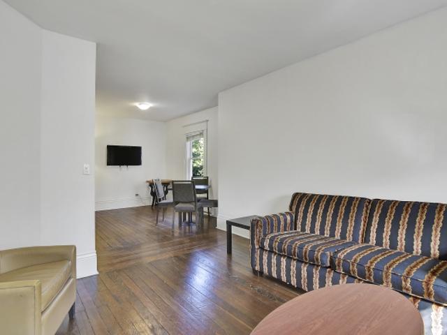 #2 1517 Comox St