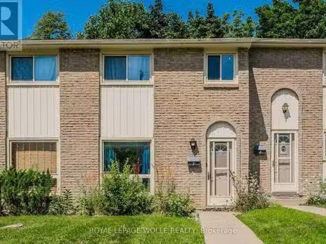2 165 Green Valley Drive, Waterloo, ON, N2P 1K3 townhouse.