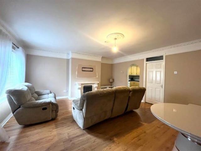 2,100 / month | Green Isle Court, Clondalkin, Dublin 22 Ray Cooke Auctioneers 4982 MyHome. Ie Lettings