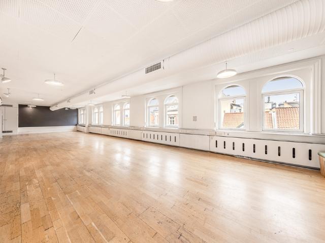 2.104 m² kontor ved Kgs. Nytorv med fælles kantine og mødelokaler
