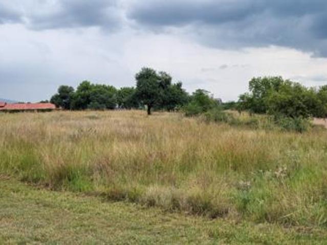 2 128 m² Land available in Westlake Estate