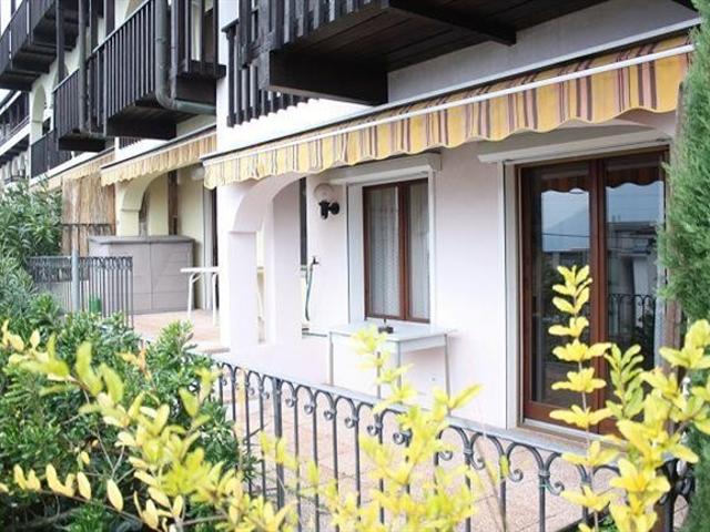 2 1/2 Zimmer Wohnung mit Terrassen und Hallenbad