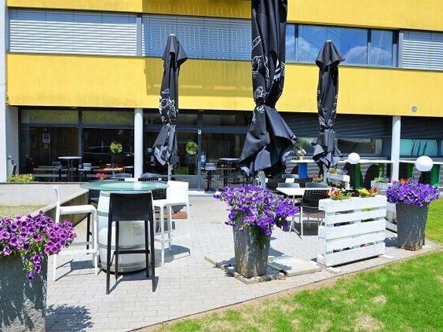 2 1/2 Zimmer Wohnung im 2. OG an sonniger, ruhiger Aussichtslage / apartment of 2 1/2 loc. im zweiten Stock, sonnige, ruhige und schöne Aussicht