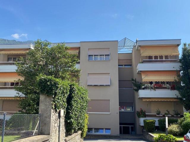2 1/2 Zimmer Wohnung im 2. OG an ruhiger, sonniger, zentraler Aussichtslage / apartment second floor, sunny, quiet beautiful view
