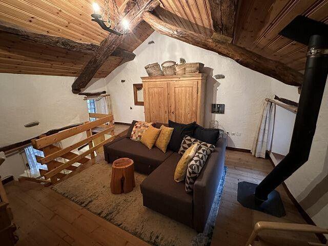 2 1/2 Zimmer Dorfhaus an sehr ruhiger, sonniger Aussichtslage / casa nel nucleo di 2 1/2 locali molto tranquilla, soleggiata | dreamo. Ch