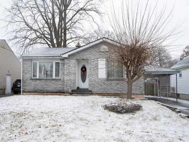 2 1 Bed Bungalow w HUGE backyard dv67779
