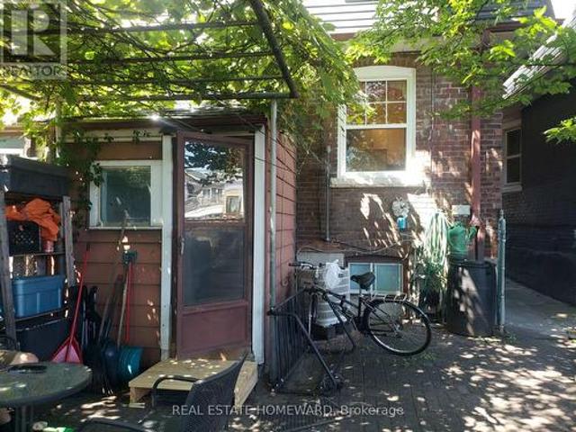 2 1St Flr 687 Dupont Street, Toronto, ON, M6G 1Z5 house for lease | Listing ID W13653 | Royal LePage