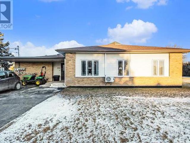 2 2461 Dunning Road, Ottawa, ON, K0A 3E0 house for lease | Listing ID X13451 | Royal LePage