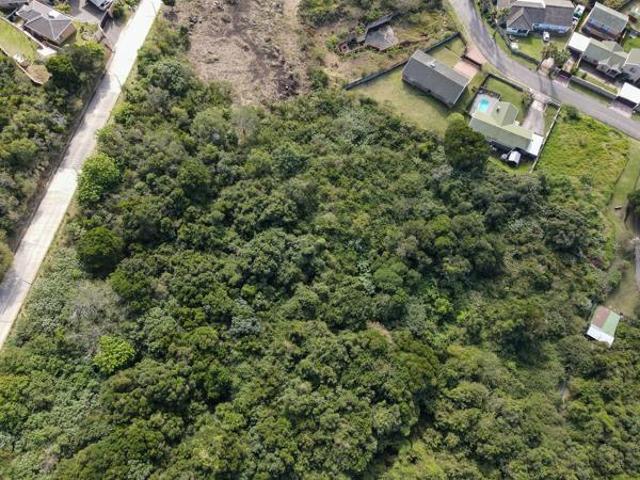 2 276 m² Land available in Gonubie
