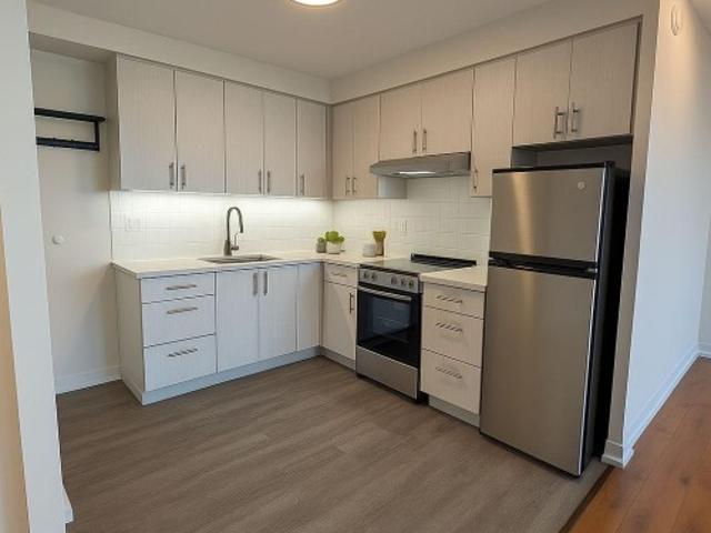 2 2798 Lakeshore Boulevard W, Toronto, ON, M8V 1H5 house for lease | Listing ID W13478 | Royal LePage