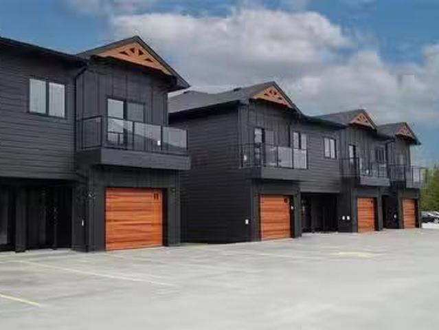2 200 Arena Road, East Selkirk, MB, R0E 0M0 house for lease.