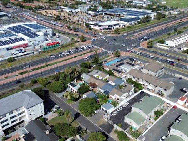 2 200 m² Land available in Table View
