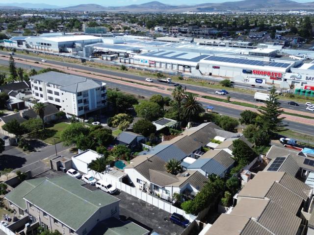 2,200m² Vacant Land For Sale in Table View