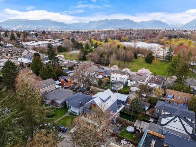2 2091 20Th Avenue E, Vancouver, BC, V5N 2L1 duplex for sale | Listing ID R3113 | Royal LePage