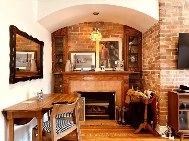 2 20 Triller Avenue, Toronto | 2+1Beds/1Bath, Condo, $2,995/mo | Condos. Ca