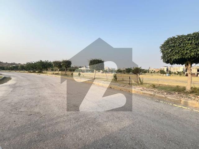 2.2 Kanal Plot Bahria Club City