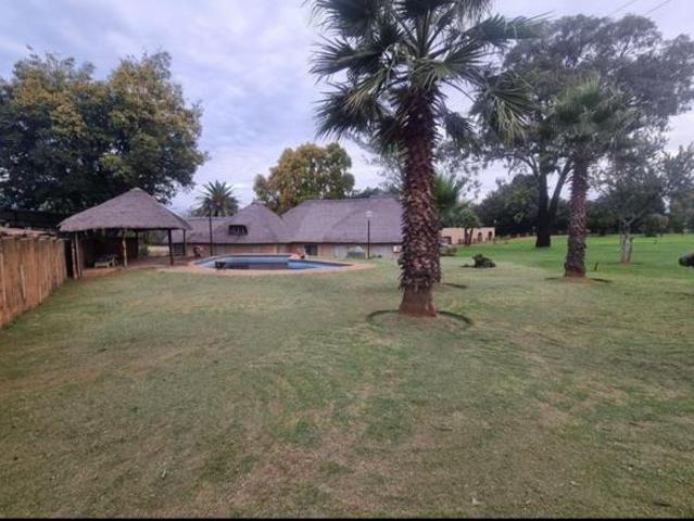 2.2 ha Land available in Kookrus