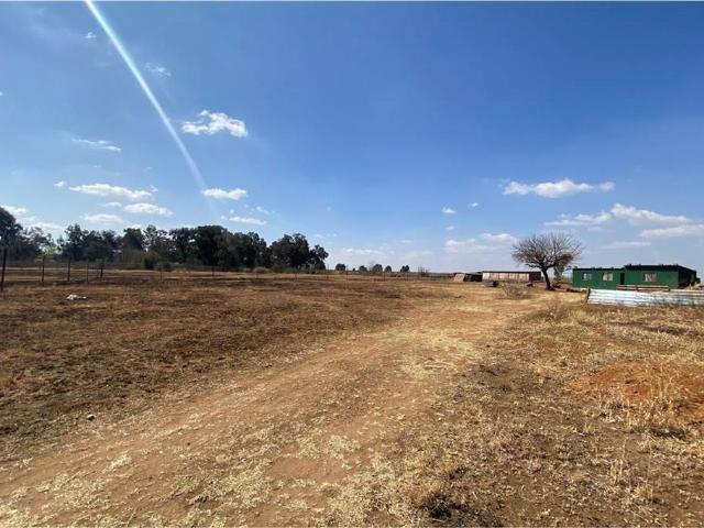 2.2 ha Land available in Vaalview