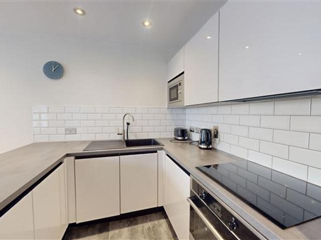 2,350 / month | Temple Court, Hogan Place, Lower Grand Canal Street, South City Centre, Dublin 2 Owen Reilly 5010 MyHome. Ie Lettings