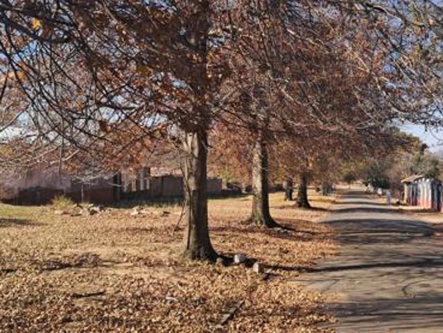 2 319 m² Land available in Kilbarchan