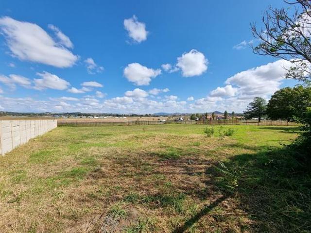 2 334 m² Land available in Panorama