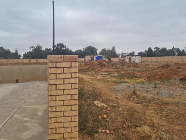 2.3 ha Land available in Westonaria