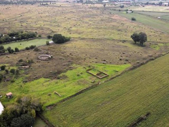 2.3 ha Land available in Vyfhoek